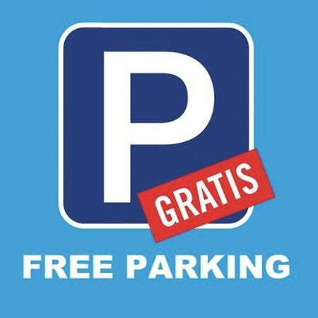 Central And Beautiful Apartment - Free Parking マラガ エクステリア 写真