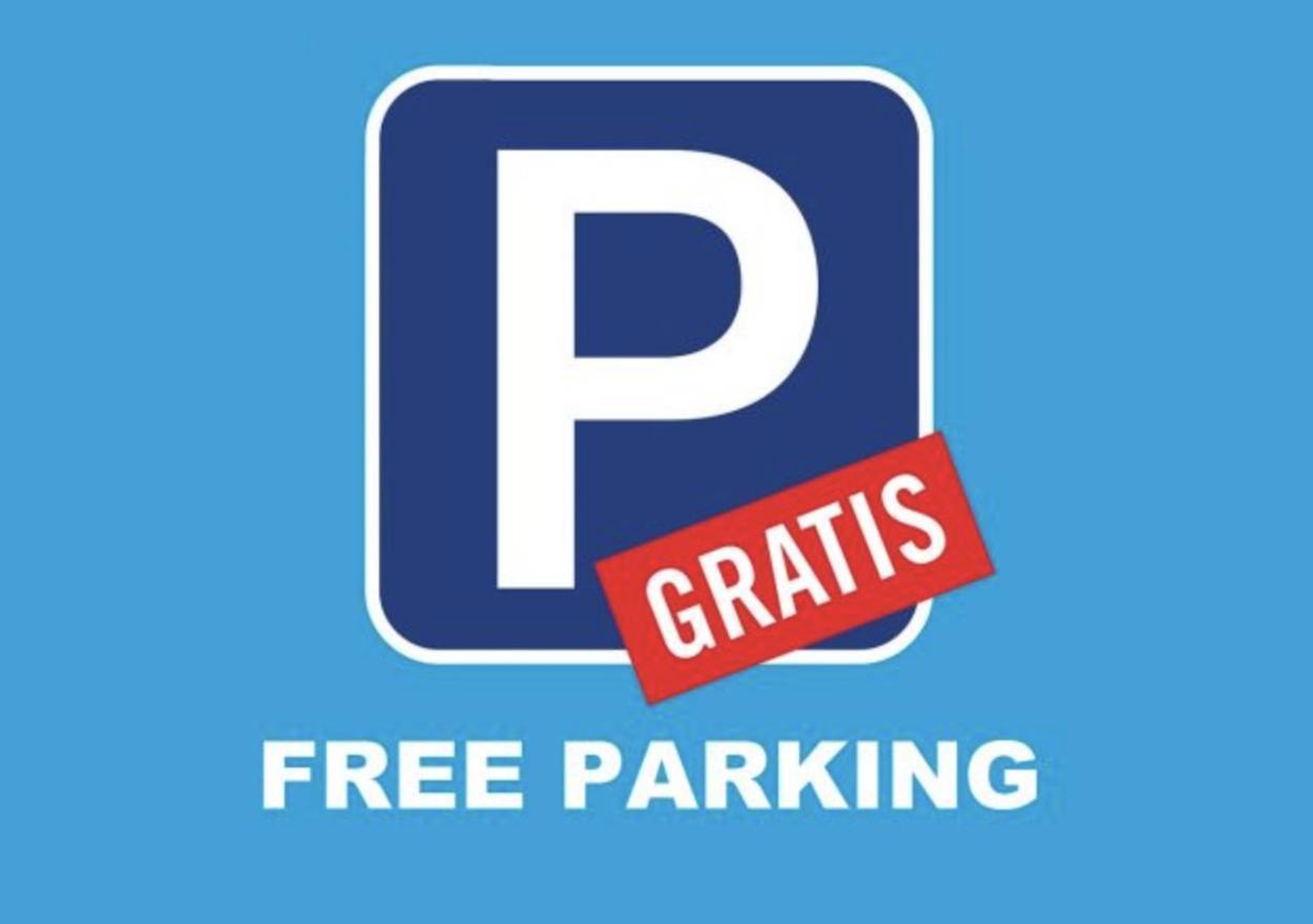 Central And Beautiful Apartment - Free Parking マラガ エクステリア 写真